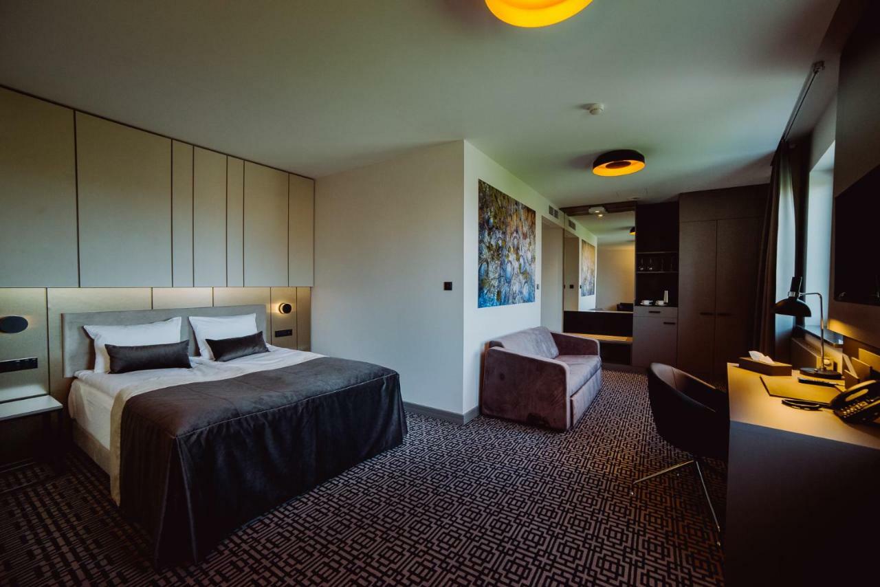 Hotel Evva Tarnobrzeg Kültér fotó