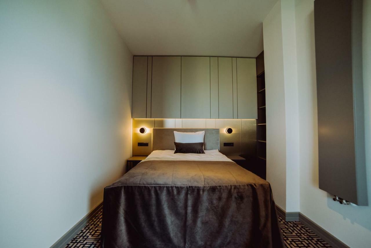 Hotel Evva Tarnobrzeg Kültér fotó