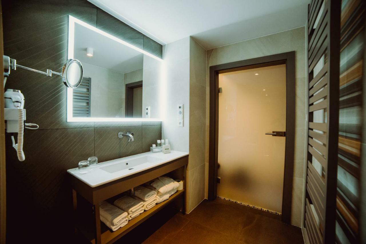 Hotel Evva Tarnobrzeg Kültér fotó