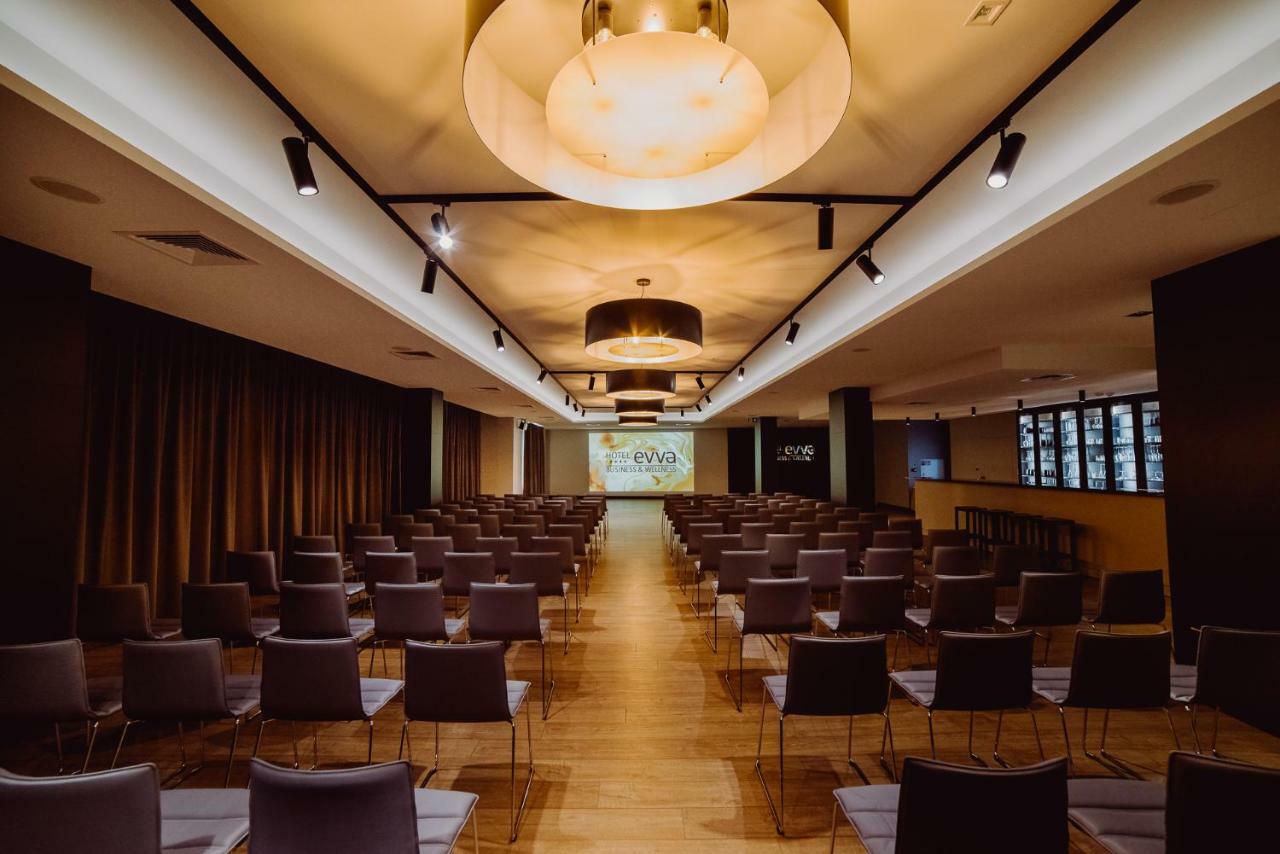 Hotel Evva Tarnobrzeg Kültér fotó